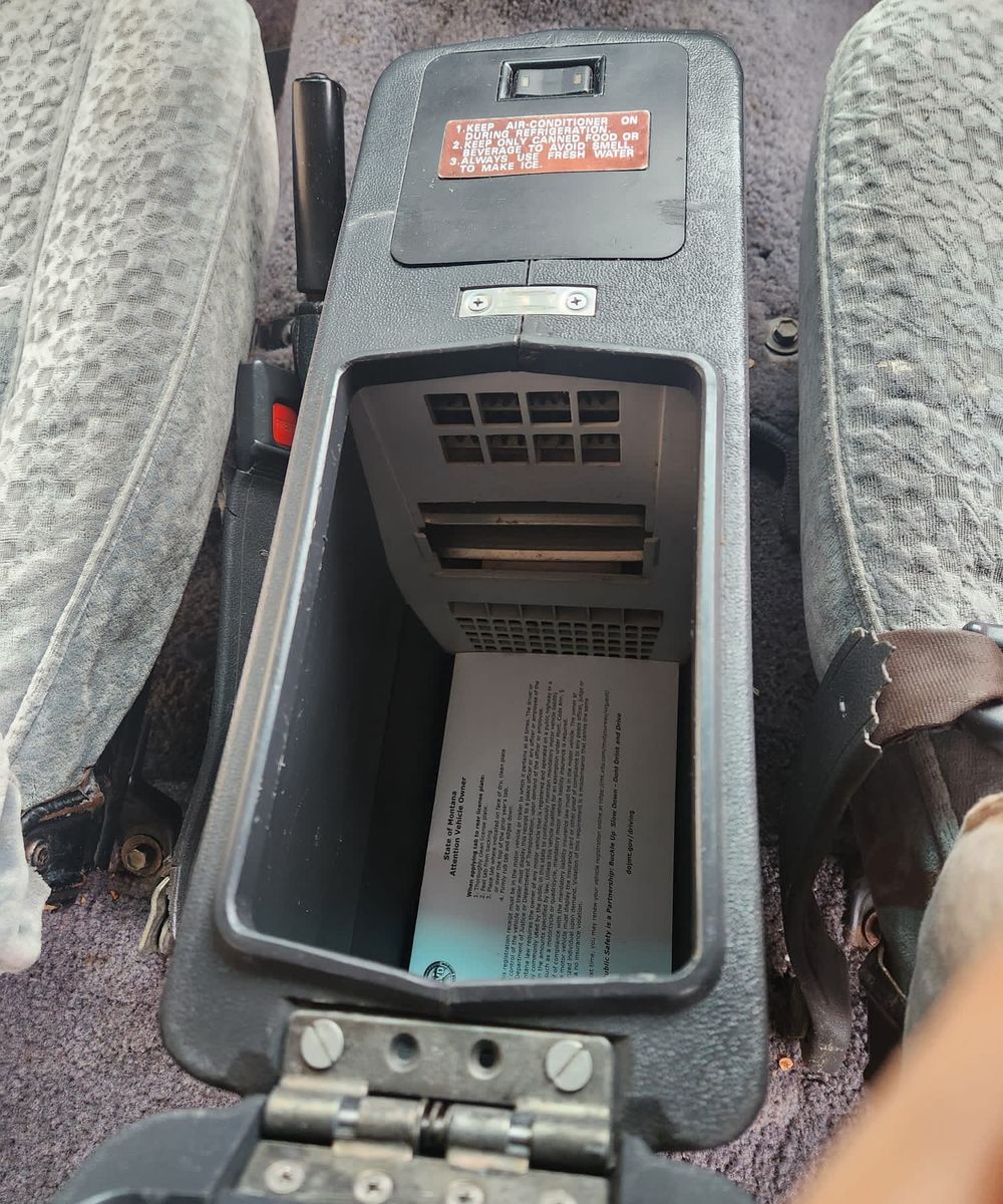 Center console cooler box