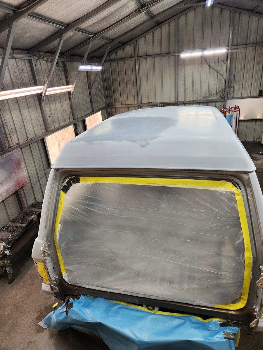 Rear tailgate and roof primed