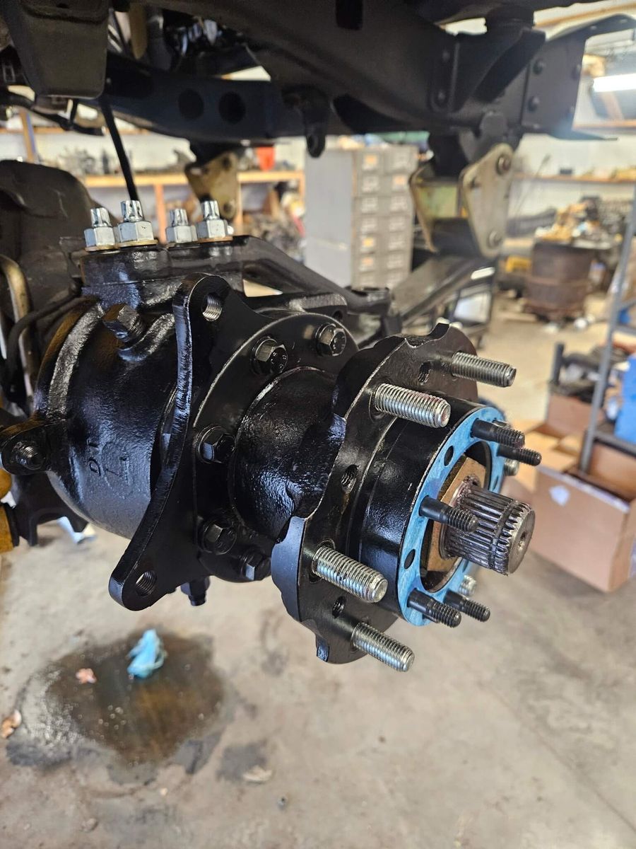 Front axle assembly