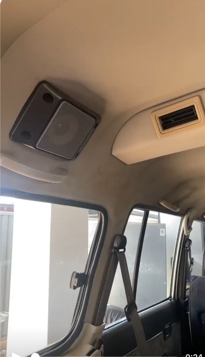 Headliner speaker and rear AC